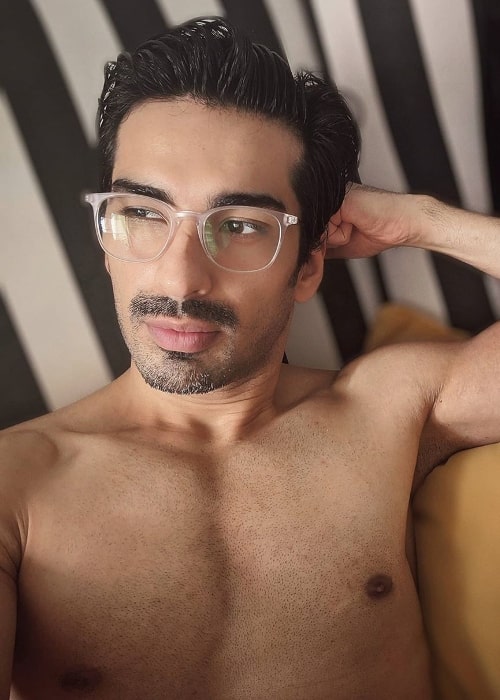 Mohit Sehgal as seen while taking a shirtless selfie in April 2020 (Mohit Sehgal / Instagram) Mohit Sehgal as seen while taking a shirtless selfie in April 2020