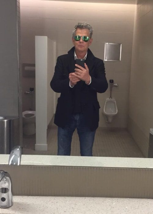 david-foster-in-a-bathroom-mirror-selfie-in-june-2017 David Foster in a bathroom mirror selfie in June 2017