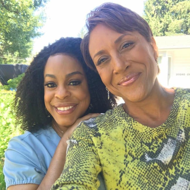 Robin Roberts (Right) and Niecy Nash in a selfie in June 2019 (Robin Roberts / Instagram) Robin Roberts (Right) and Niecy Nash in a selfie in June 2019