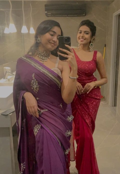 Shivathmika Rajashekar as seen while taking a mirror selfie with Shivani Rajashekar (Shivathmika Rajashekar / Instagram) Shivathmika Rajashekar as seen while taking a mirror selfie with Shivani Rajashekar