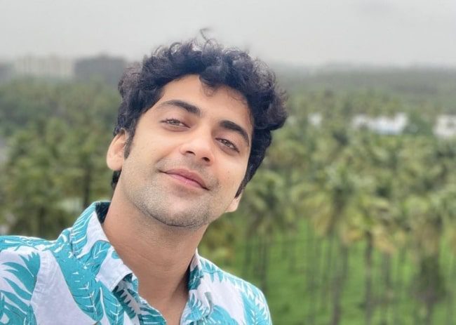 sumedh-mudgalkar-as-seen-while-taking-a-selfie-in-july-2022 Sumedh Mudgalkar as seen while taking a selfie in July 2022